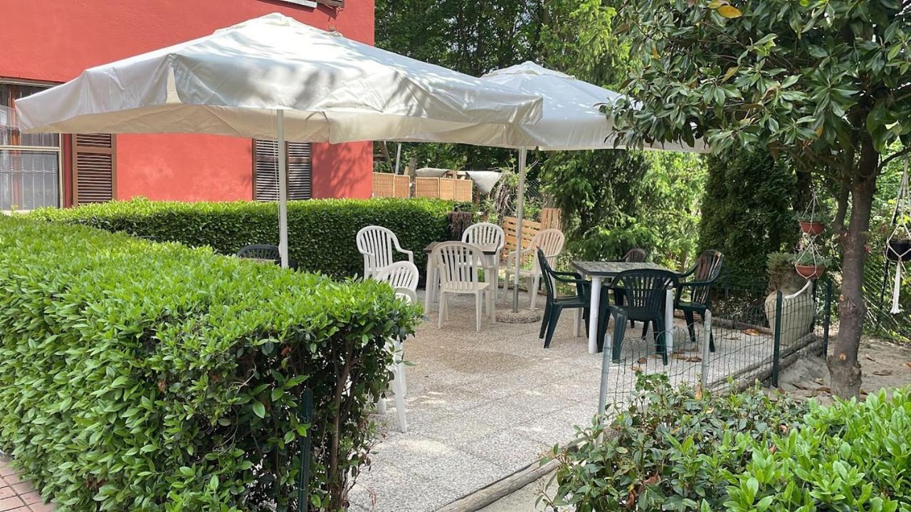 Mosci'S Bed & Beer Bed & Breakfast San Damiano d'Asti ภายนอก รูปภาพ