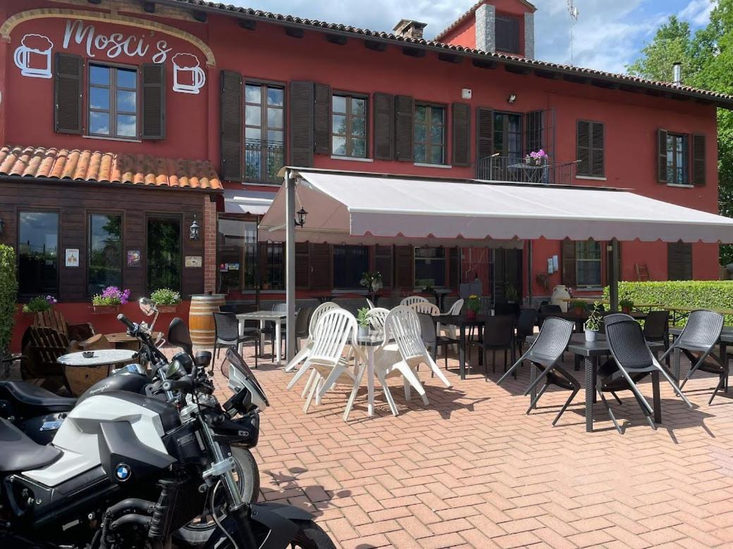 Mosci'S Bed & Beer Bed & Breakfast San Damiano d'Asti ภายนอก รูปภาพ